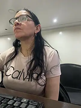 Freya Artemisa online show from April 2026 09:54:01 PM