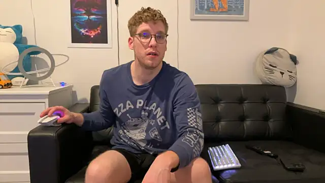 BlueEyedTallGuy94 online show from December 2024 06:24:02 AM