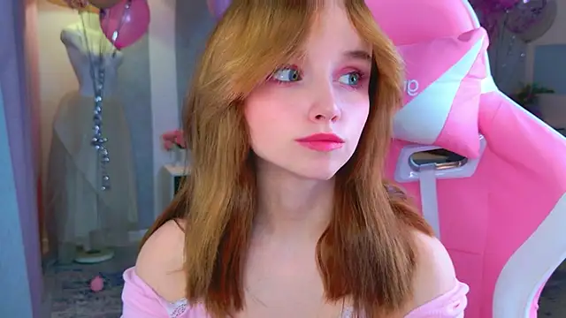 b4by LoL1 online show from November 2025 03:34:01 PM