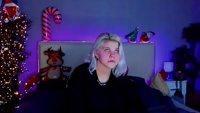 JoannLowe online show from December 2024 03:01:02 AM