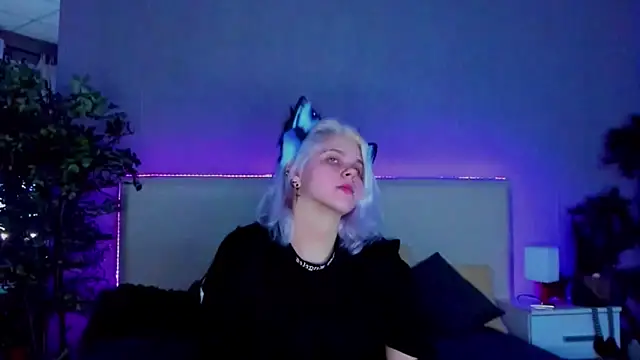 JoannLowe online show from January 2025 09:10:01 PM