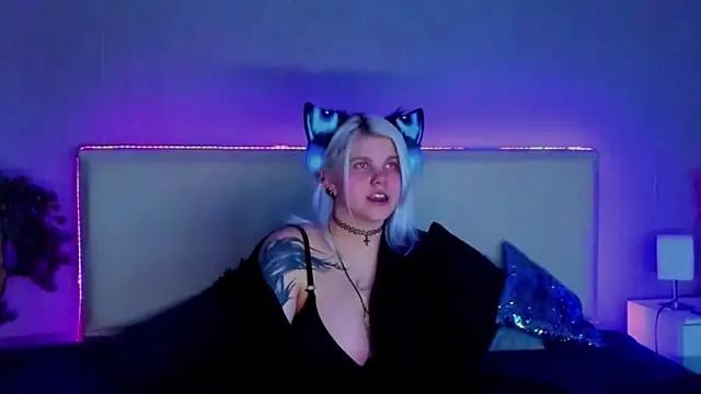 JoannLowe online show from February 2025 10:59:01 PM