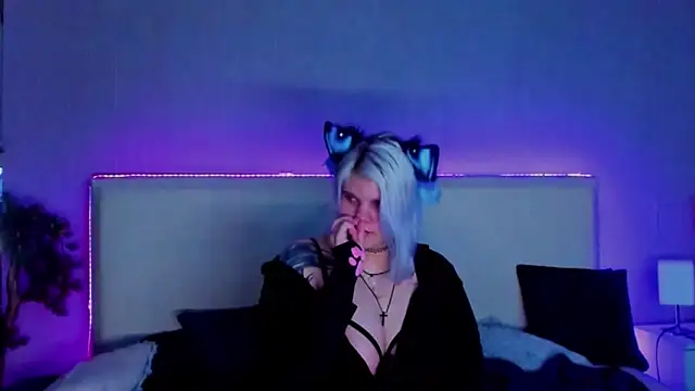 JoannLowe online show from February 2025 12:20:01 AM