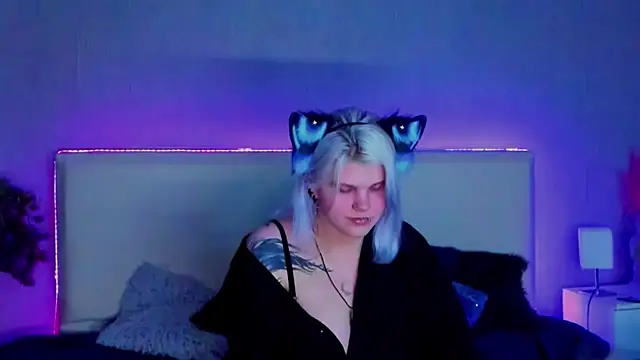 JoannLowe online show from February 2025 11:11:02 PM