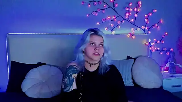 JoannLowe online show from September 2025 08:14:01 PM