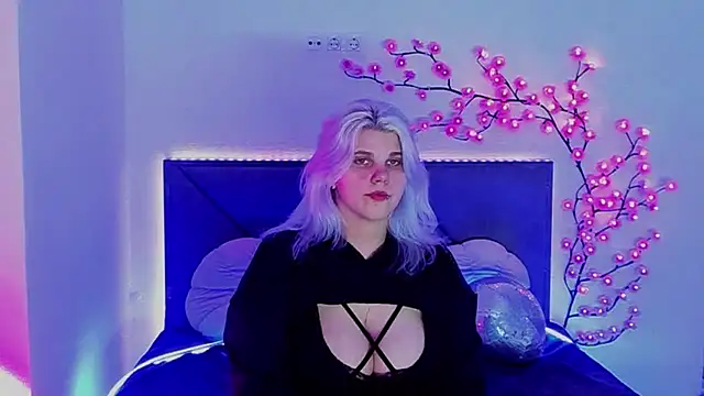 JoannLowe online show from March 2026 08:23:01 PM