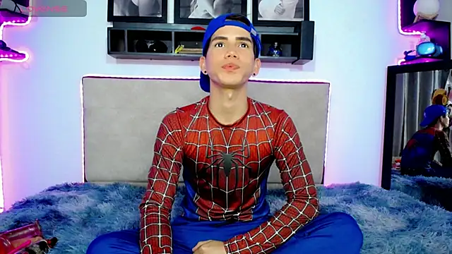 Snapshot of Tayson_Rivers chatting on December 2024 09:54:01 PM Tayson Rivers online show from December 2024 09:54:01 PM