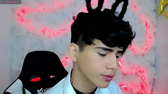 Snapshot of Tayson_Rivers chatting on October 2025 12:23:02 PM Tayson Rivers online show from October 2025 12:23:02 PM