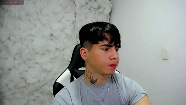 Snapshot of Tayson_Rivers chatting on November 2025 03:28:01 AM Tayson Rivers online show from November 2025 03:28:01 AM