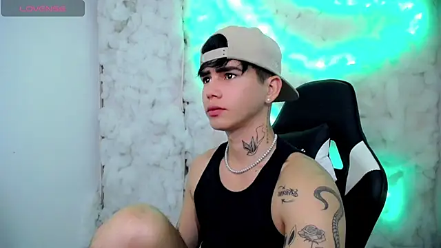 Snapshot of Tayson_Rivers chatting on November 2025 10:58:02 PM Tayson Rivers online show from November 2025 10:58:02 PM