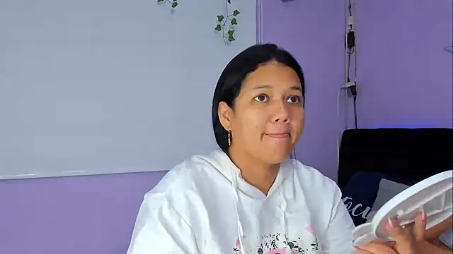 Snapshot of sara_mendez2 chatting on January 2025 11:22:02 PM sara mendez2 online show from January 2025 11:22:02 PM
