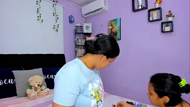 Snapshot of sara_mendez2 chatting on January 2025 11:56:01 PM sara mendez2 online show from January 2025 11:56:01 PM