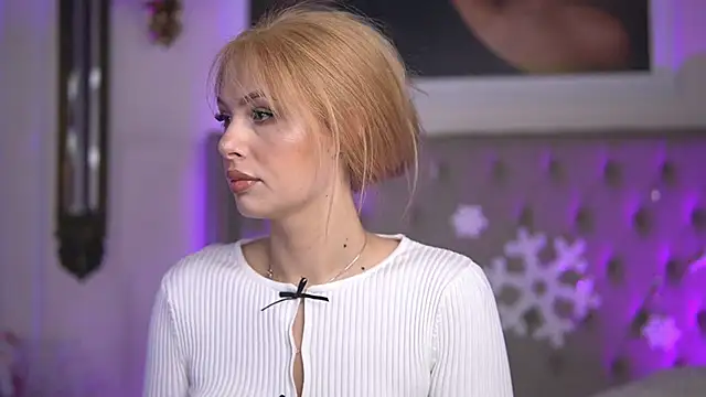 AdelineKing online show from December 2024 03:40:01 AM