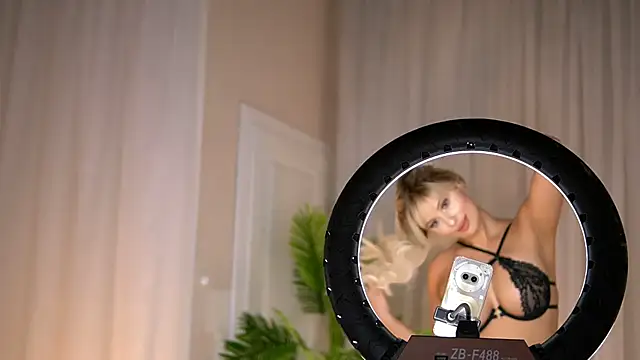 AdelineKing online show from September 2025 01:38:01 AM