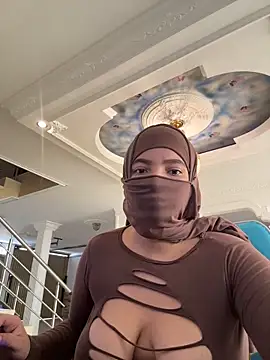 malak nanyy online show from April 2026 02:58:02 PM