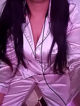 Snapshot of Liyan- chatting on March 2025 10:16:02 PM Liyan- online show from March 2025 10:16:02 PM