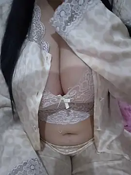 Snapshot of Liyan- chatting on April 2026 01:58:01 AM Liyan- online show from April 2026 01:58:01 AM