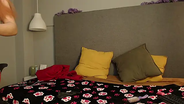 Poison luna online show from February 2025 07:56:01 PM