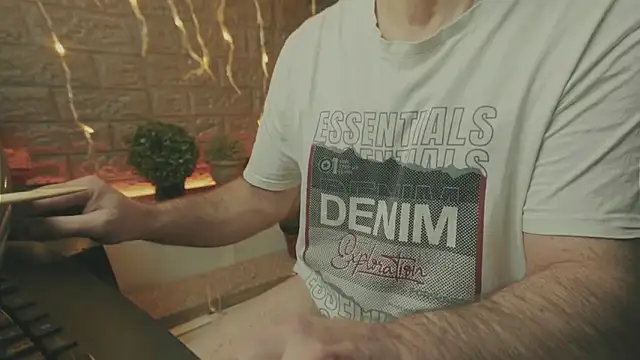 alex-volo online show from December 2025 02:06:02 AM