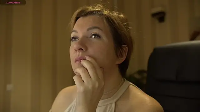 Snapshot of Katherine_Fox chatting on December 2024 07:04:01 AM Katherine Fox online show from December 2024 07:04:01 AM