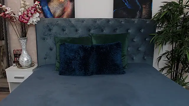 MissJuliax online show from January 2025 06:56:01 AM