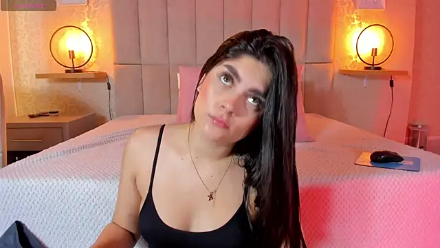 Amy-Saenz online show from December 2025 03:10:01 PM