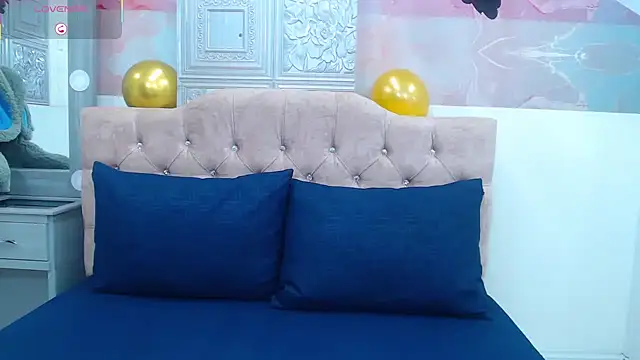 EvaaLovia1 online show from March 2025 01:31:02 PM