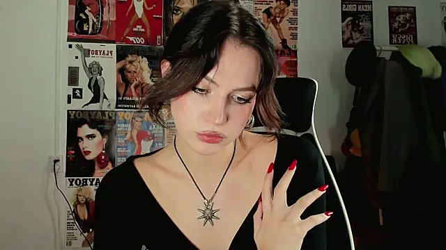 Niky  Jess online show from December 2025 05:07:01 PM