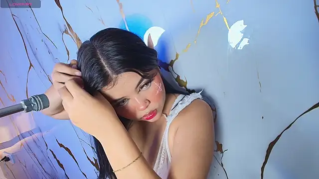 Lizz Tender online show from December 2025 12:47:02 PM