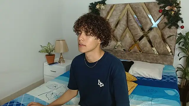 nickolas moon online show from December 2024 10:15:02 PM