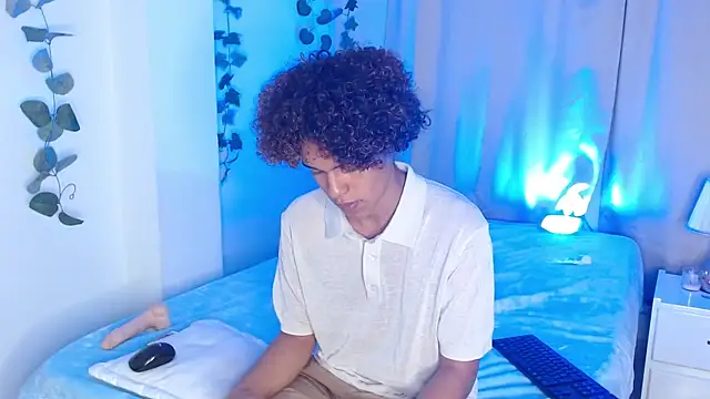 nickolas moon online show from February 2025 10:34:02 PM