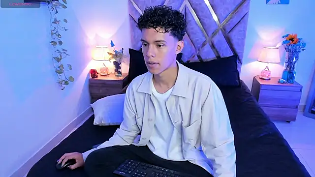 nickolas moon online show from September 2025 02:10:01 PM