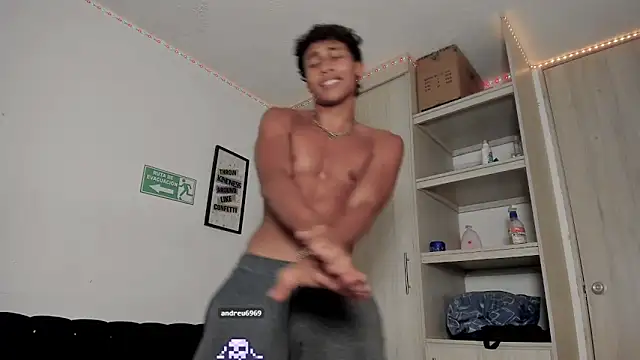 Snapshot of _diegsz_ chatting on February 2025 11:13:02 PM diegsz online show from February 2025 11:13:02 PM