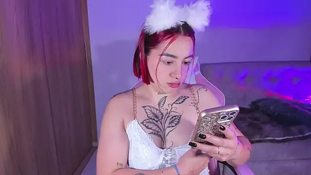 annika taylor online show from February 2025 12:38:02 AM