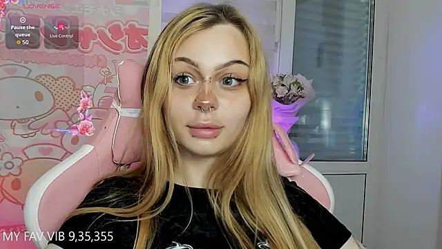 shy melony online show from April 2026 05:06:01 PM