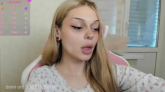 Snapshot of shy_melony chatting on July 2026 01:06:02 PM shy melony online show from July 2026 01:06:02 PM