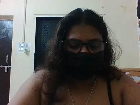 Snapshot of Hotmilfxox chatting on May 2026 05:43:01 PM Hotmilfxox online show from May 2026 05:43:01 PM