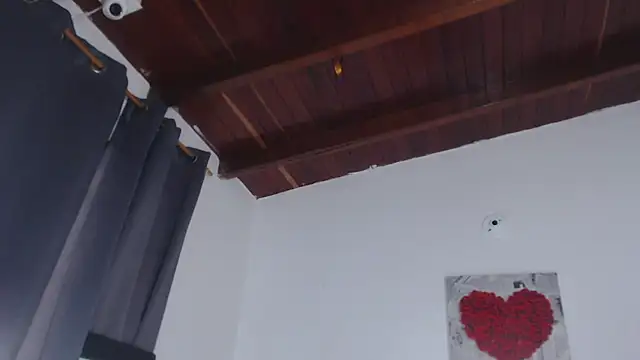 Amara Red online show from October 2025 11:10:01 AM