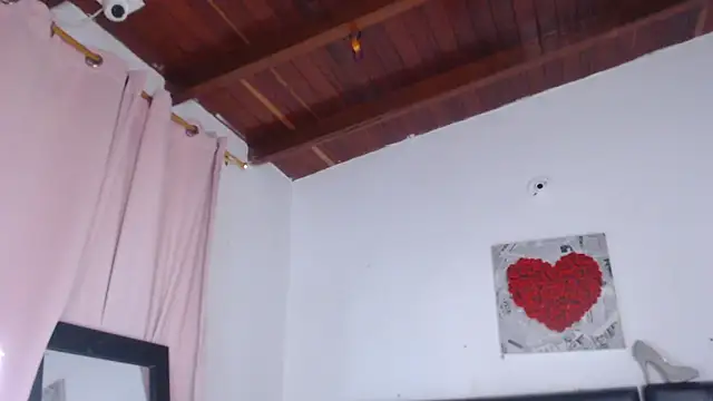 Amara Red online show from November 2025 11:10:02 AM