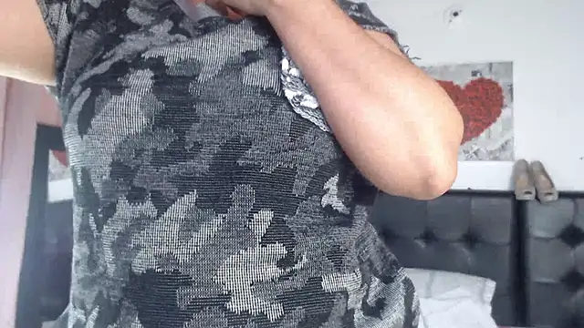 Amara Red online show from April 2026 12:53:02 PM