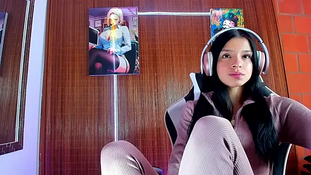 Snapshot of Zoee_babygirl chatting on February 2026 04:35:02 PM Zoee babygirl online show from February 2026 04:35:02 PM