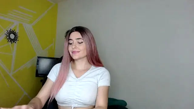 Snapshot of Nikolle_Rouss chatting on January 2025 05:09:01 AM Nikolle Rouss online show from January 2025 05:09:01 AM