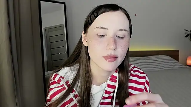 Snapshot of Stella_Sunny chatting on August 2026 07:24:02 PM Stella Sunny online show from August 2026 07:24:02 PM