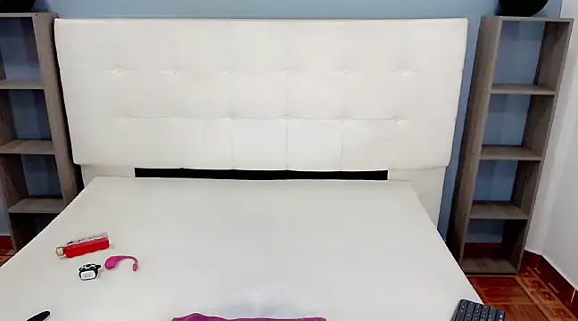 money Ts  online show from February 2025 01:00:01 AM