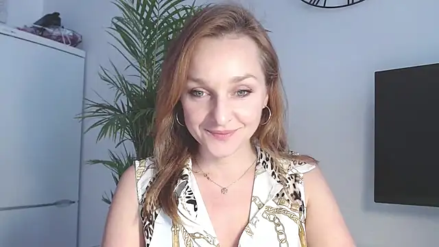 Snapshot of AliciaDesire chatting on February 2026 02:11:02 PM AliciaDesire online show from February 2026 02:11:02 PM