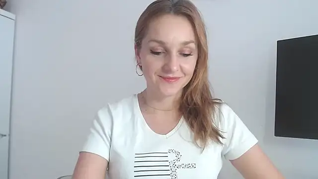 Snapshot of AliciaDesire chatting on February 2026 02:02:01 PM AliciaDesire online show from February 2026 02:02:01 PM