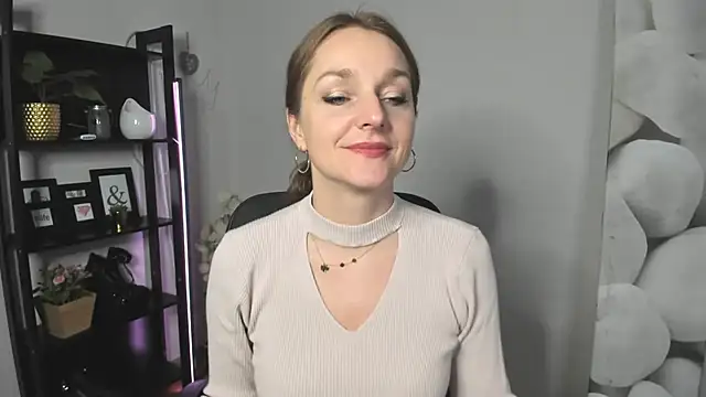 Snapshot of AliciaDesire chatting on February 2026 02:03:02 PM AliciaDesire online show from February 2026 02:03:02 PM