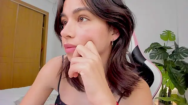 Adriennesexxx online show from January 2025 02:28:02 PM