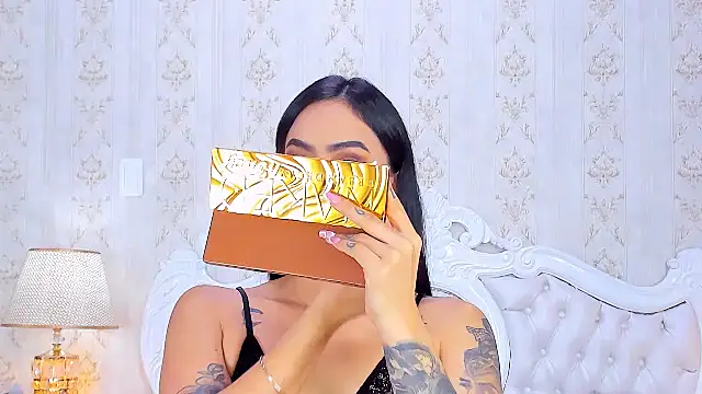 GiahDaniels online show from December 2024 10:20:02 PM