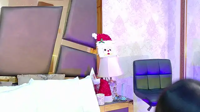 GiahDaniels online show from December 2025 04:10:02 AM